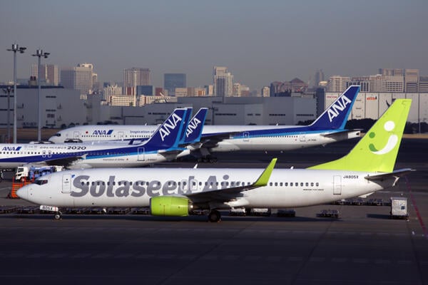 Solaseed Air 737 by ANA jets