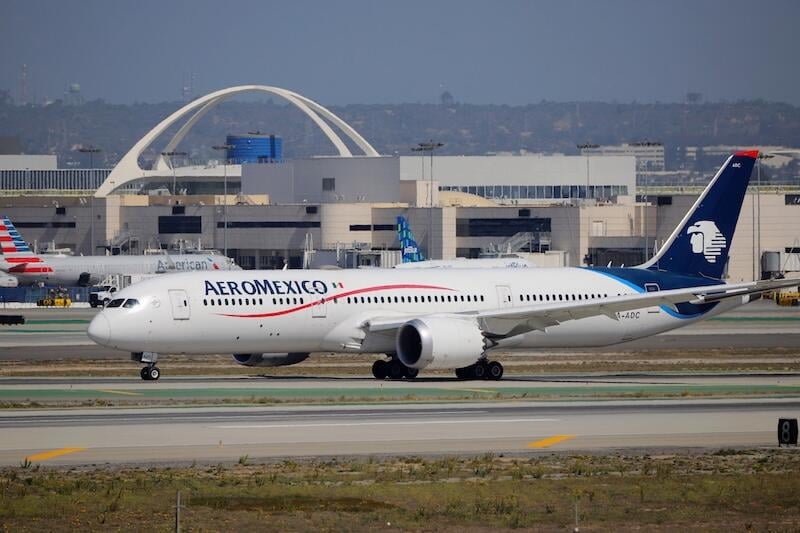 aeromexico boeing 787-9 aircraft on ground
