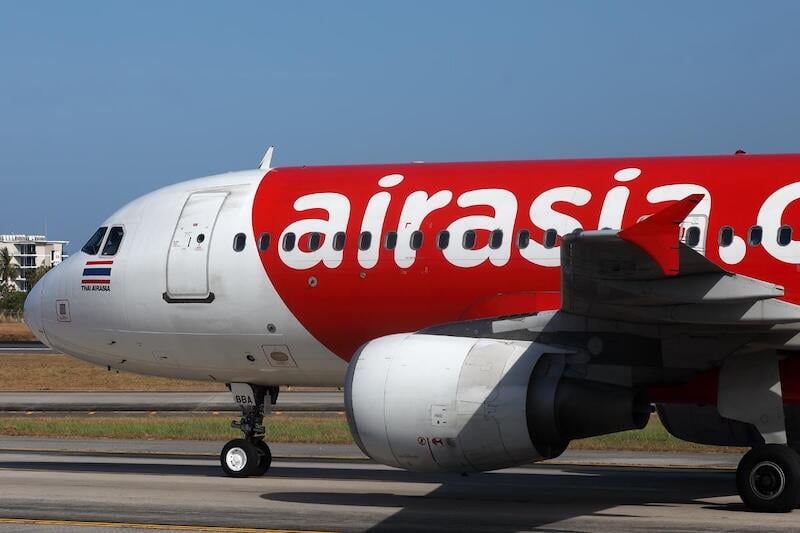 airasia airbus a320 aircraft close-up