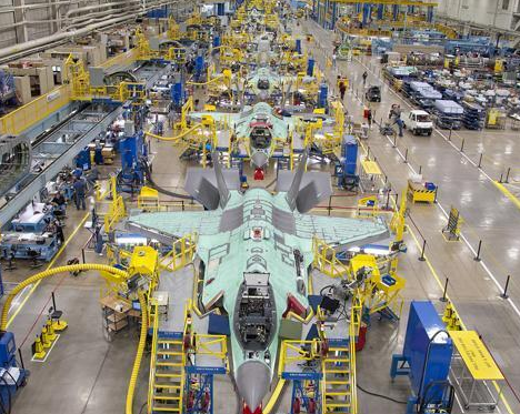 米国防総省とロッキード、F-35の10年間にわたる発注確約に合意
