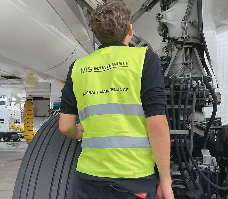 LAS maintenance worker