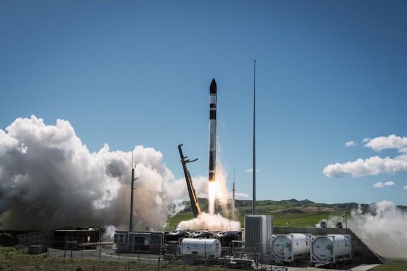 daytime rocket launch