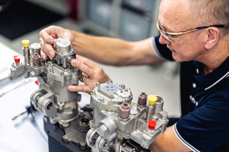 Safran tech working on actuator
