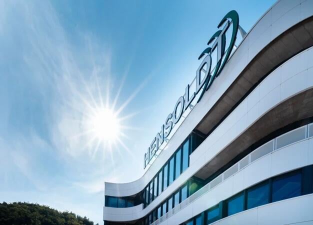 hensoldt logo on building