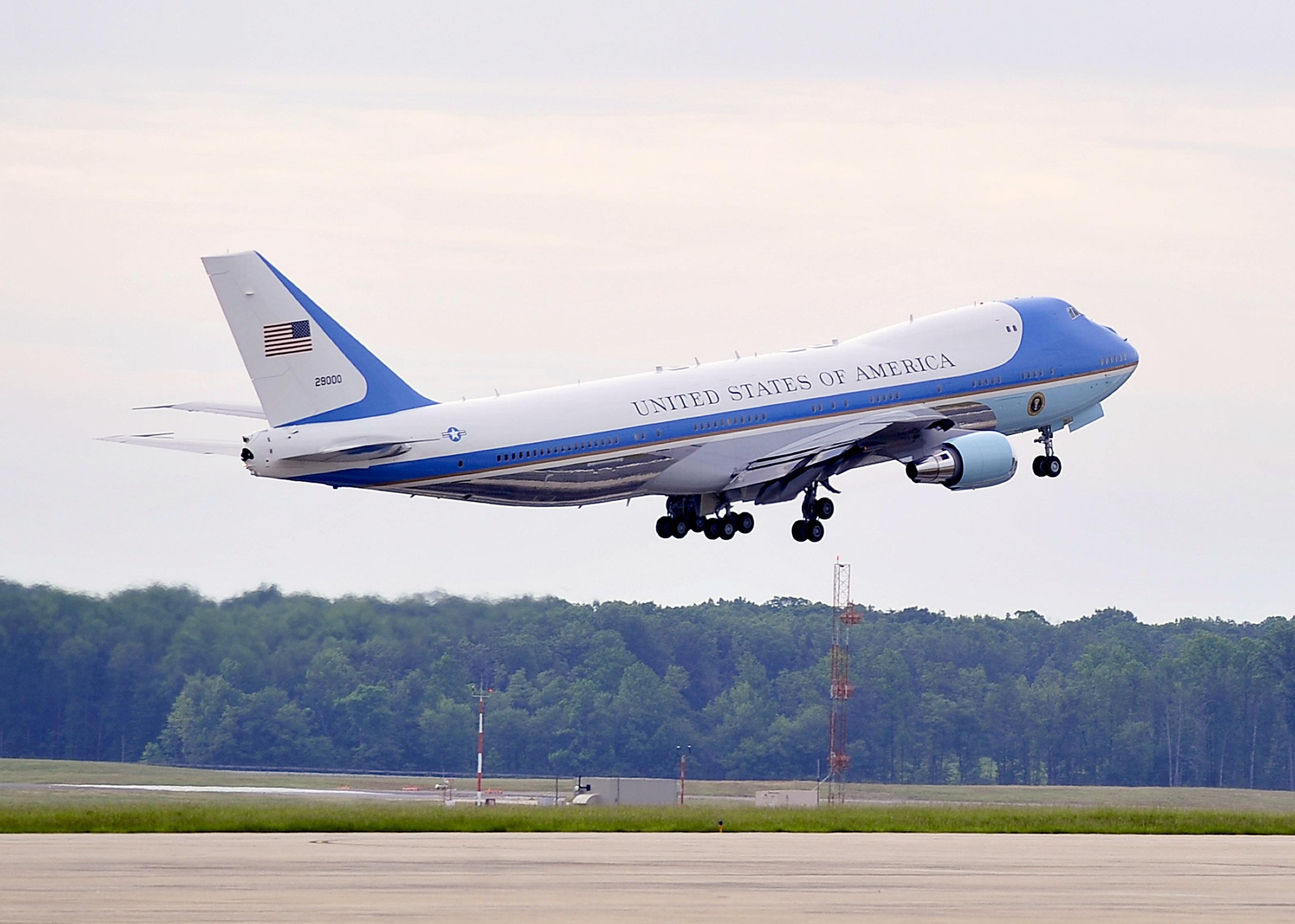 8 Things You Didn T Know About Air Force One   Slide 4 Air Force One 