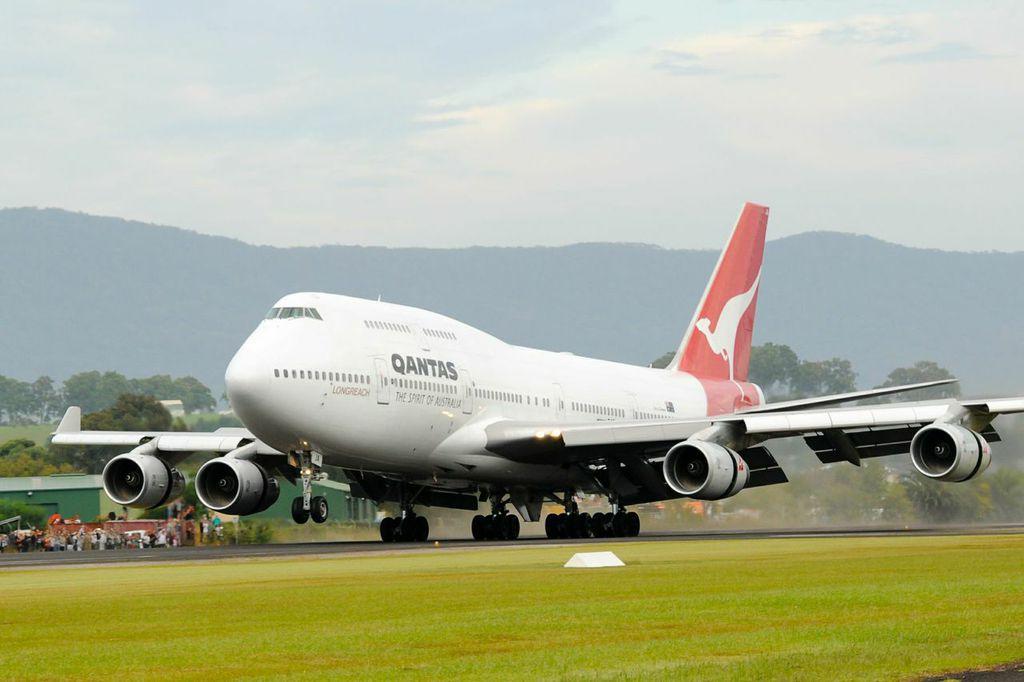 Qantas First Boeing 747 400 Makes Its Final Journey Aviation Week