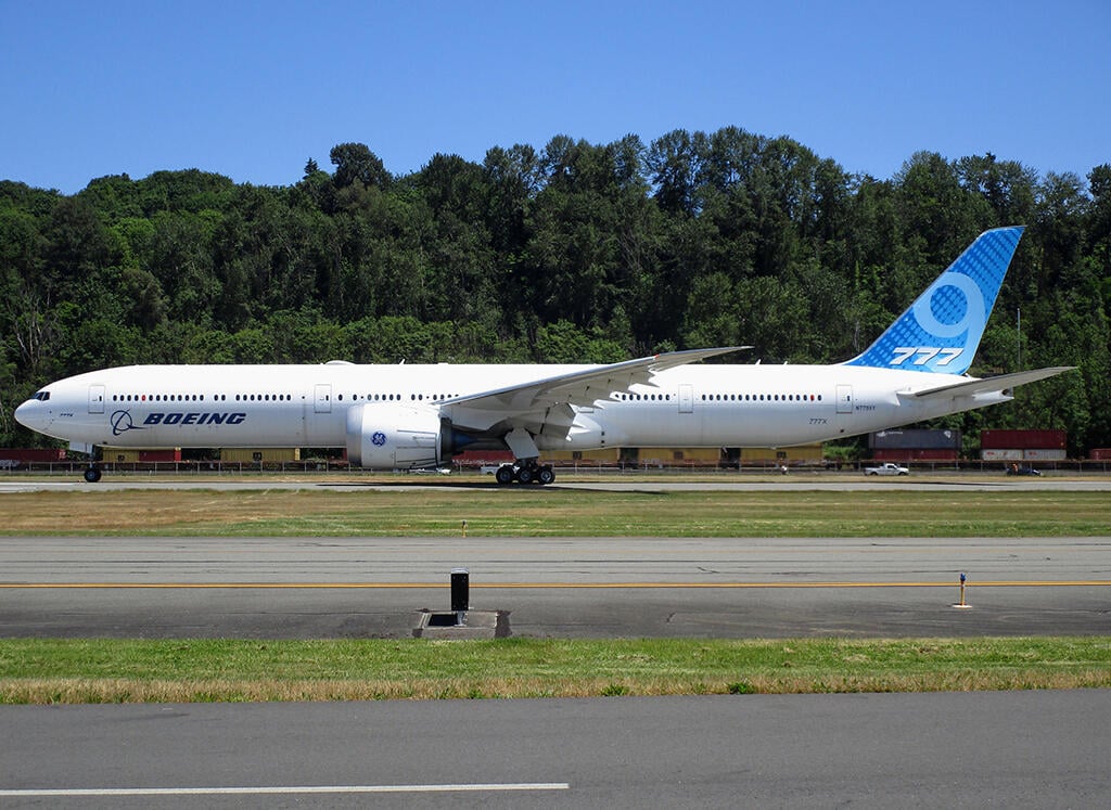 Boeing 777-9