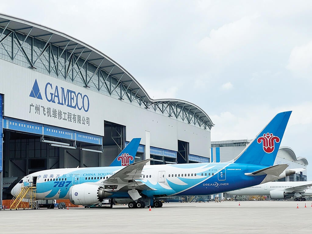 Boeing 787 at Gameco hangar