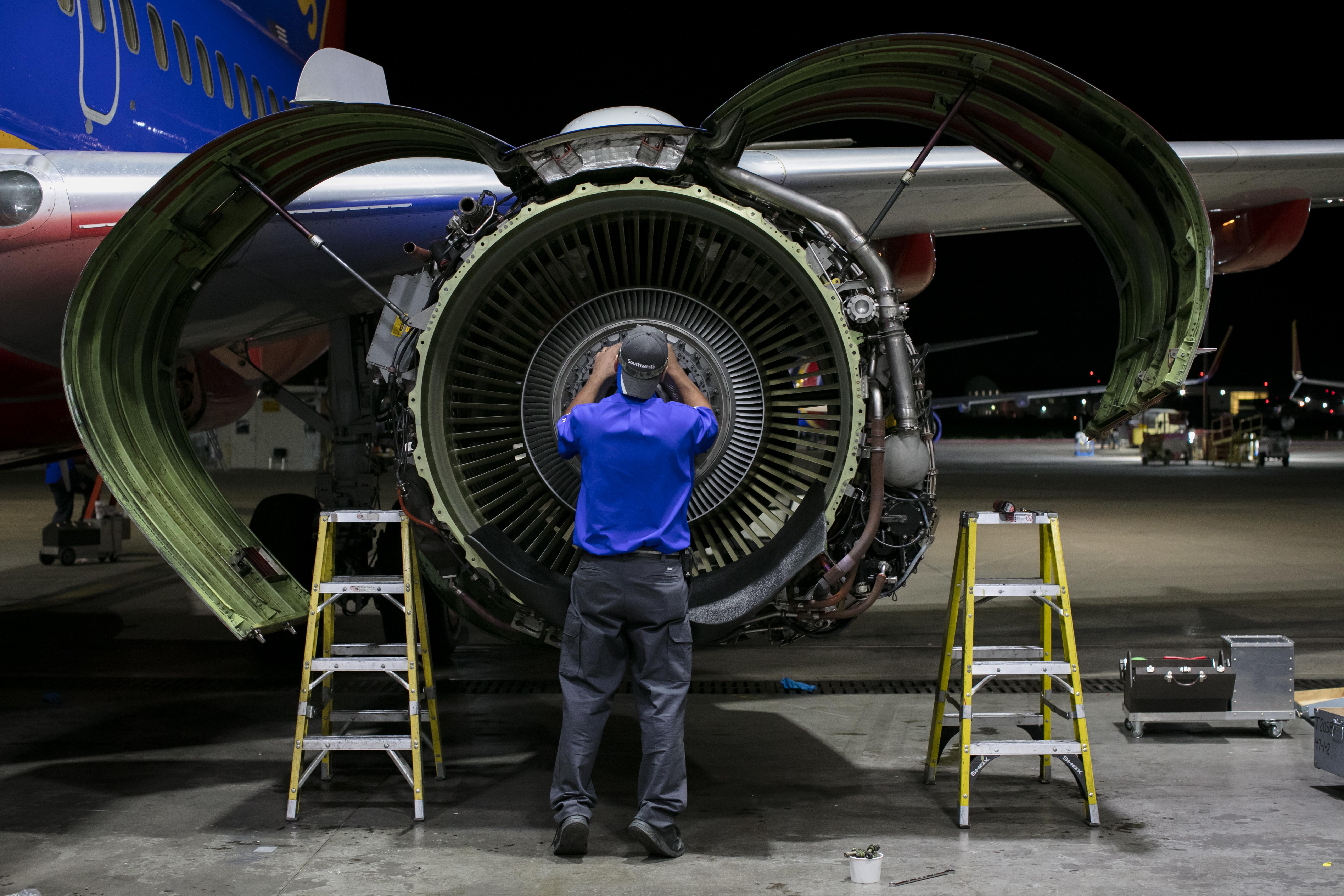 Надо двигатель. Cfm56-7b24/26. NDT инспекция Авиация. SW Technics Aviation. Southwest Airlines CFM incident.