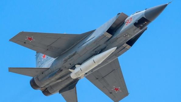 Mikoyan MiG-31K fighter carrying a kinzhal missile