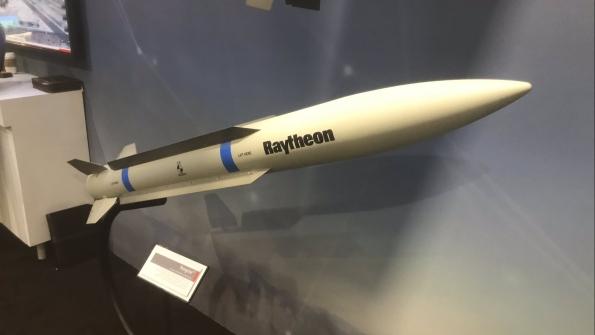 レイセオン社が新しい中距離空対空ミサイルの開発を発表 (Medium-Range Air-to-Air Missile Project by  Raytheon) | Aviation Week Network