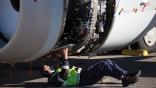 American Airline engine service