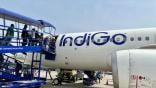 passengers boarding indigo