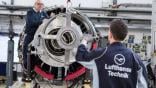 Lufthansa Technik employees with leap engine