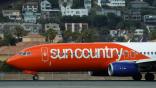 Sun Country 737 at San Diego International Airport
