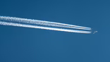 A380 contrails