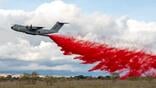 A400M dumping firefighting chemicals