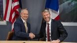 Rich Benton, Vice President and General Manager of Sikorsky and Cédric Goubet, President of Safran Helicopter Engines