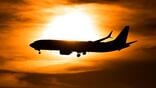 737 MAX in sun