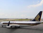 Singapore Airlines Boeing 737-800
