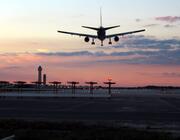 jet landing at ATL