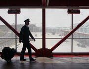 generic United Airlines pilot at O'hare
