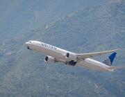 United 777-322ER