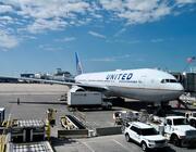 United Airlines 777-200