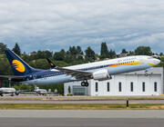 Jet Airways 737-8
