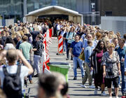 crowds at Schiphol