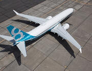 Boeinbg 737-8