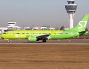 737-8