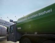 United Airlines SAF truck