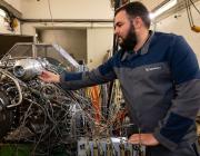 Safran Helicopter Engines worker