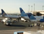 united jets at newark airport