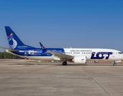 LOT Polish Airlines 737-8