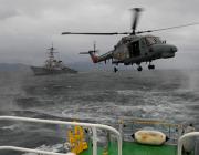 Brazilian Navy Super Lynx 300 (Mk-21A) with USN guided-missile destroyer USS Cole