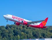 SpiceJet 737-8