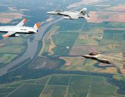 Stingray, F/A-18 and F-35 in formation