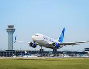 united narrowbody taking off at ORD