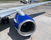 Boeing 737 NG blue engine