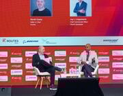 Jay L. Lingeswara, VietJet (right)