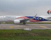 Malaysia Airlines 737-8 
