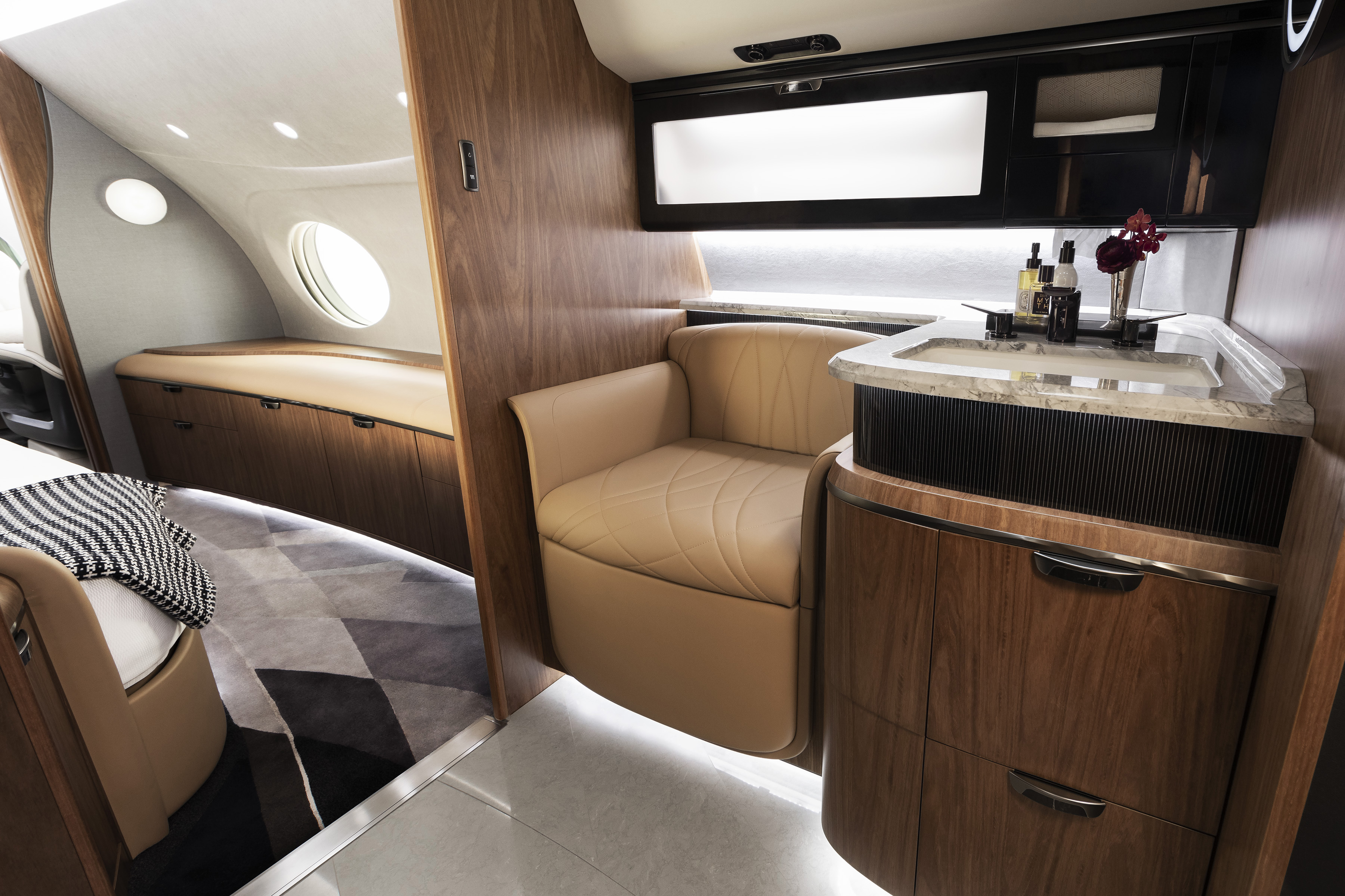 Gulfstream Unveils New G700 Flagship At Nbaa Bace Aviation